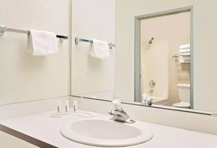 모텔 Super 8 By Wyndham Battle Mountain