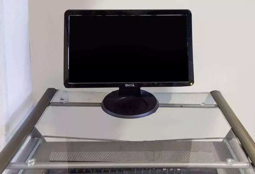 모텔 Super 8 By Wyndham Cleveland Tx