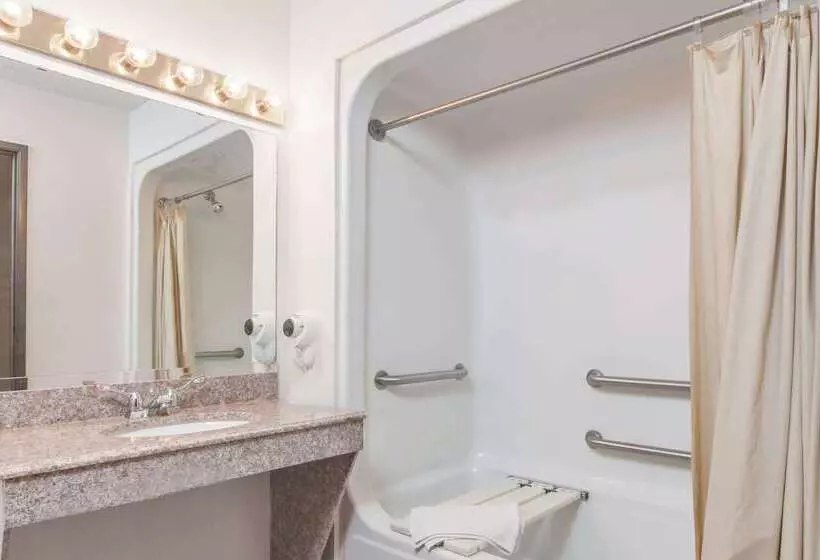 모텔 Super 8 By Wyndham Cleveland Tx