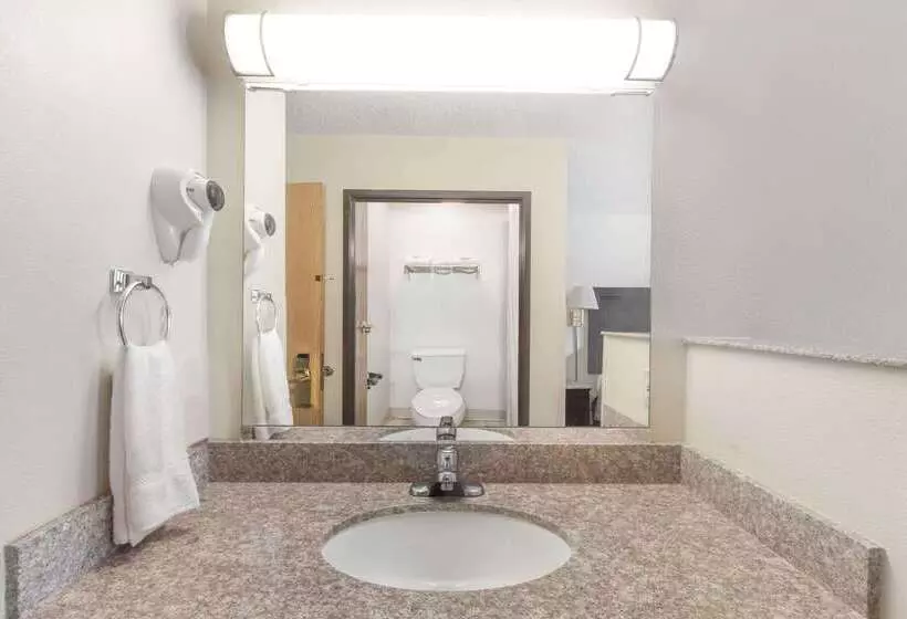 모텔 Super 8 By Wyndham Cleveland Tx