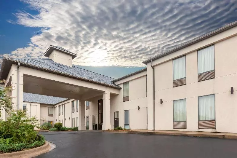 모텔 Super 8 By Wyndham Conway