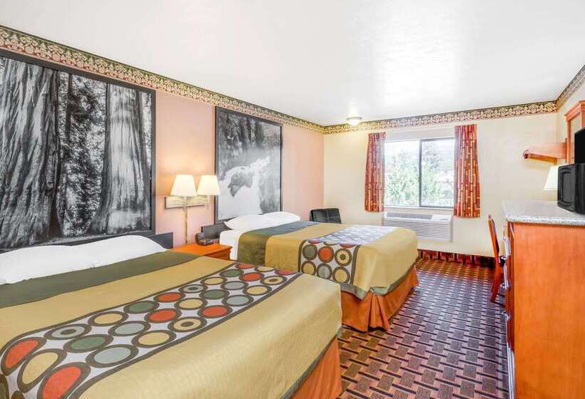 فندق على الطريق Super 8 By Wyndham Grants Pass