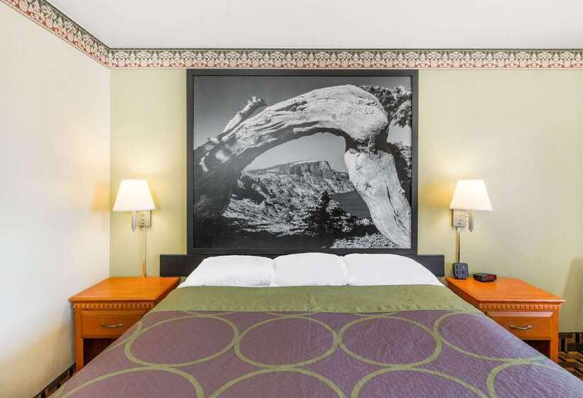 فندق على الطريق Super 8 By Wyndham Grants Pass