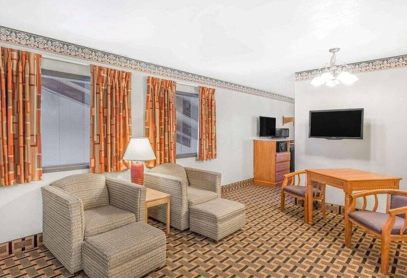 فندق على الطريق Super 8 By Wyndham Grants Pass