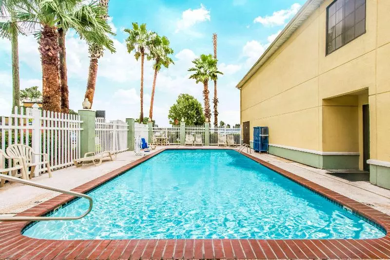 مُتل Super 8 By Wyndham Lake Charles/sulphur