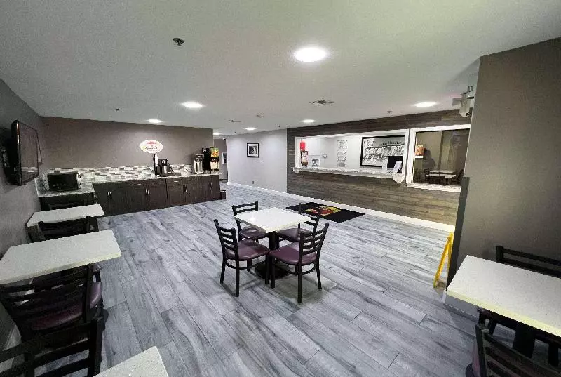 مُتل Super 8 By Wyndham Lake Charles/sulphur