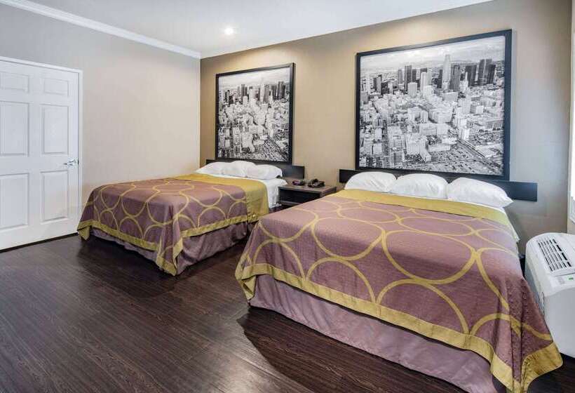 فندق على الطريق Super 8 By Wyndham North Hollywood