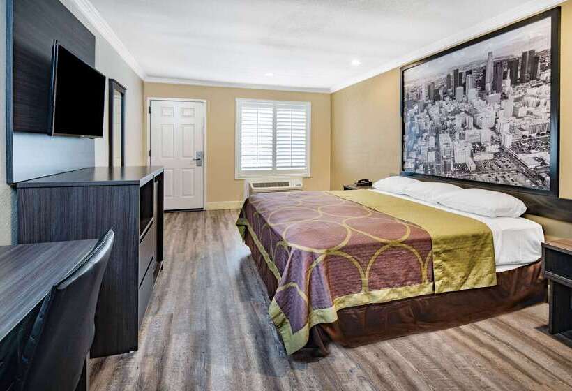 فندق على الطريق Super 8 By Wyndham North Hollywood