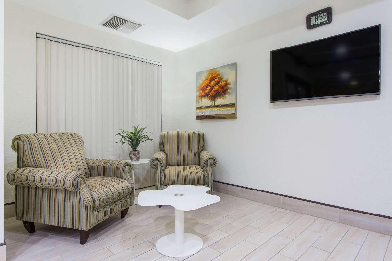 Motel Super 8 By Wyndham Petersburg