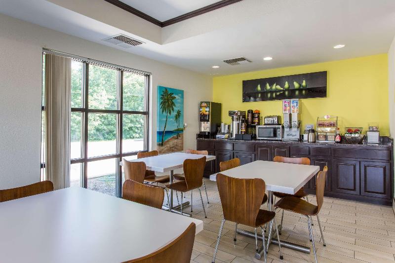 Motel Super 8 By Wyndham Petersburg