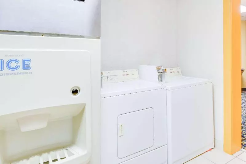 모텔 Super 8 By Wyndham Port Clinton