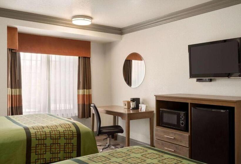 汽车旅馆  Super 8 By Wyndham Santa Clarita/valencia