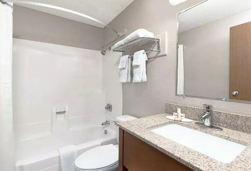 مُتل Super 8 By Wyndham Miles City