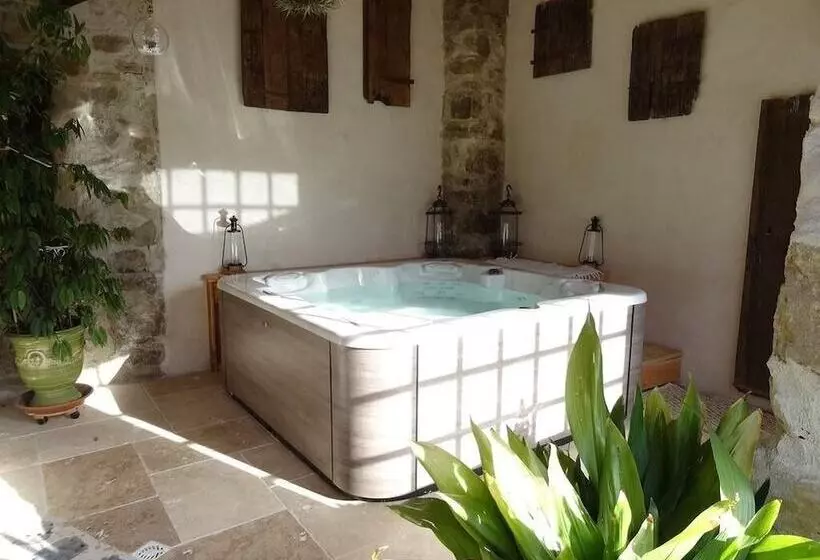 Aamiaismajoitus (B&B) Chambre D Hôte Le Mas Du Galibot