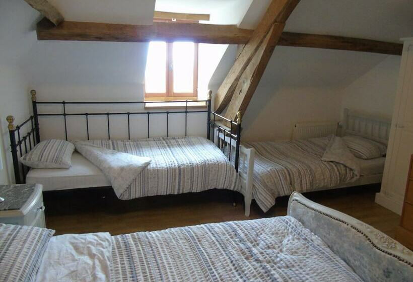 مبيت وإفطار Puy Larousse Farmhouse