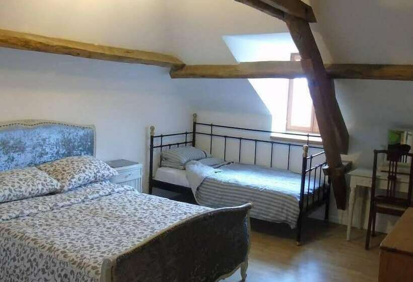 مبيت وإفطار Puy Larousse Farmhouse