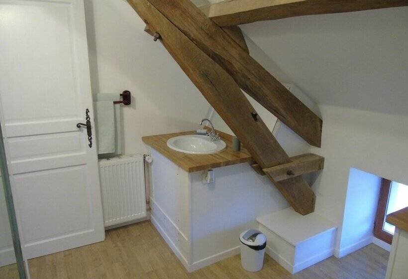 مبيت وإفطار Puy Larousse Farmhouse