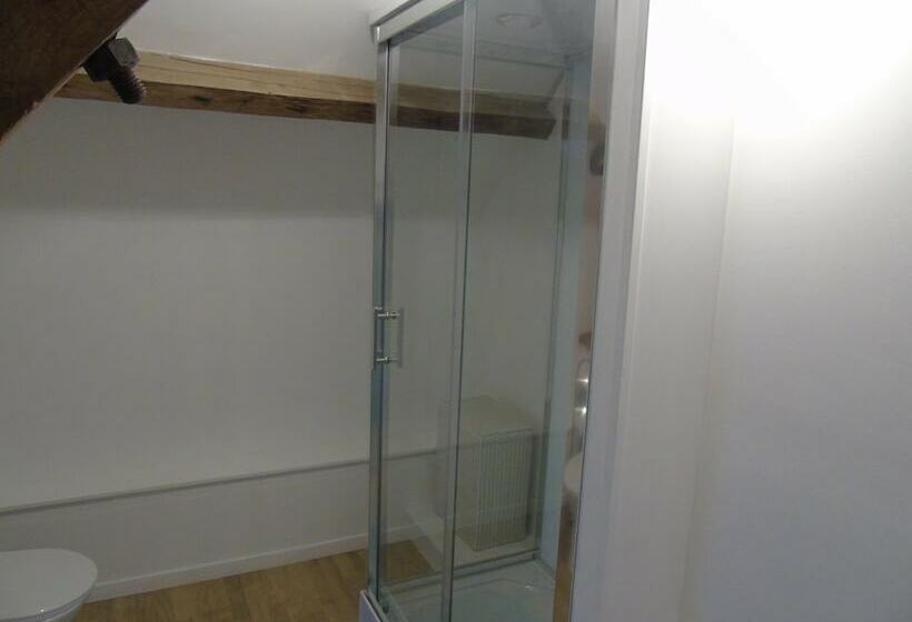 مبيت وإفطار Puy Larousse Farmhouse