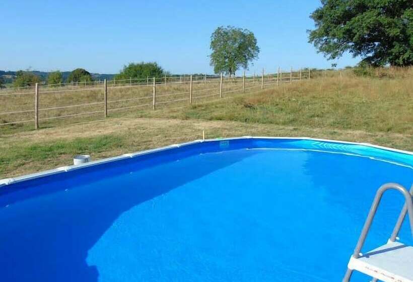 مبيت وإفطار Puy Larousse Farmhouse