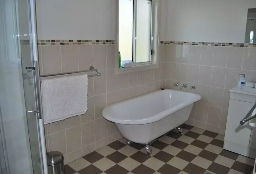 High Country Trail Rides & Farm Stay