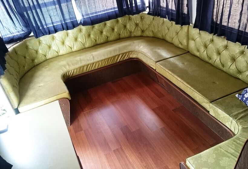 田舎風ホテル Burraburoon