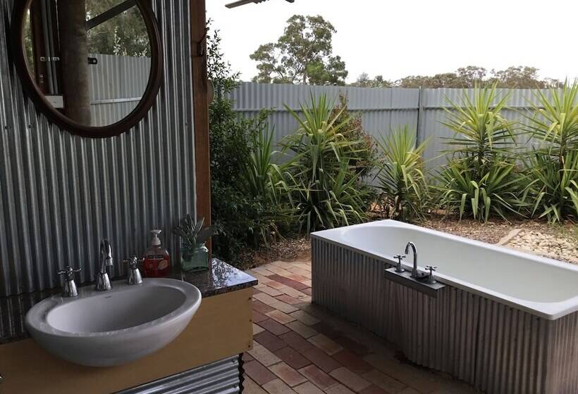 田舎風ホテル Burraburoon