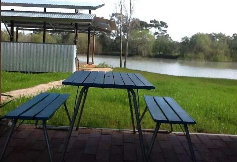 田舎風ホテル Burraburoon