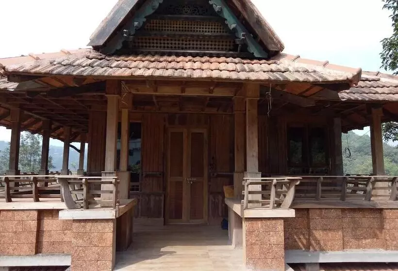 Hotelli Vythiri Palace