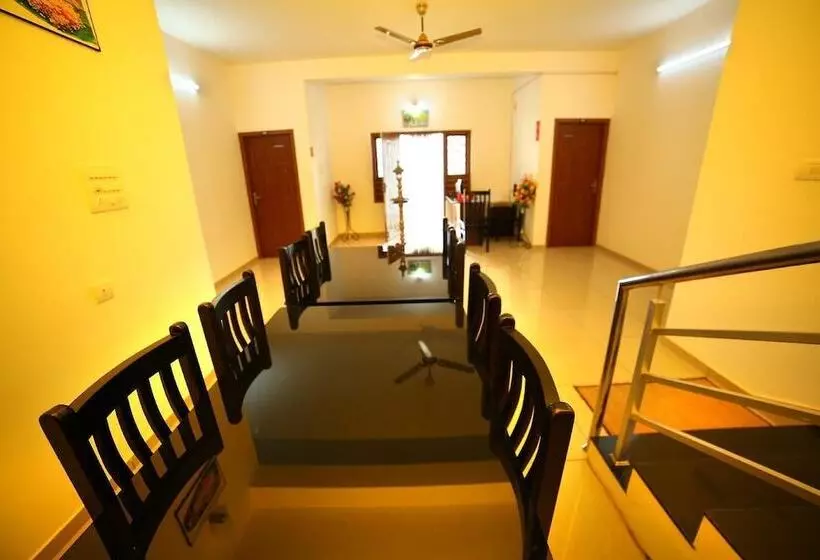 Hotelli Vythiri Palace