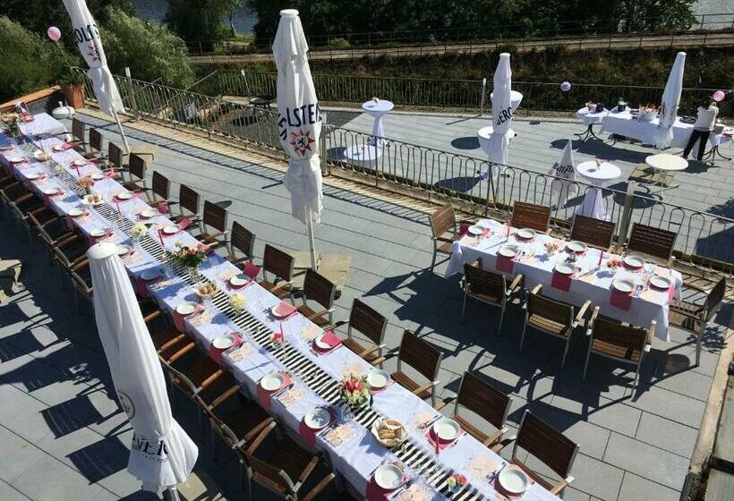 בית מלון כפרי Zur Moselterrasse