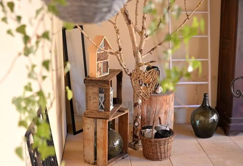 Majatalo La Longère Des Capucines