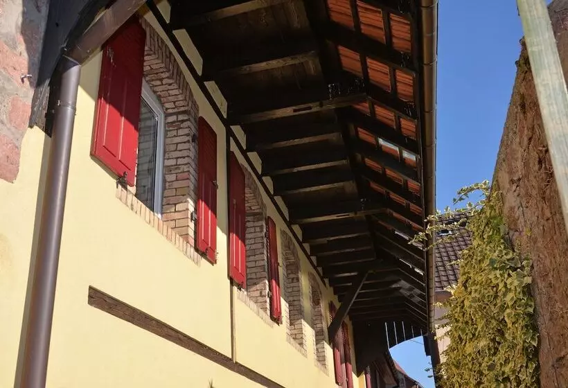 Majatalo La Longère Des Capucines