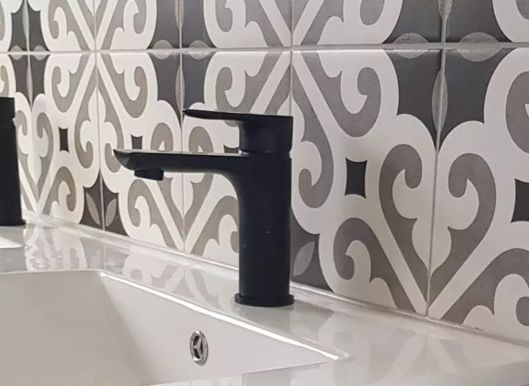 ベッドアンドブレックファースト Altitude221