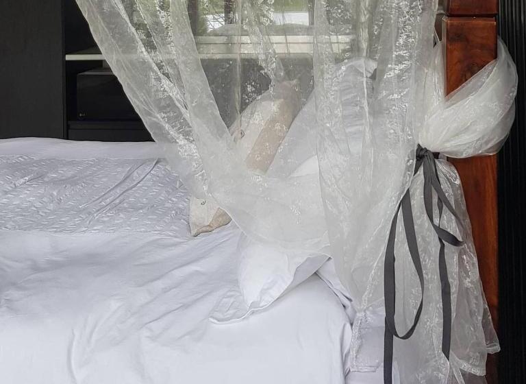 ベッドアンドブレックファースト Altitude221