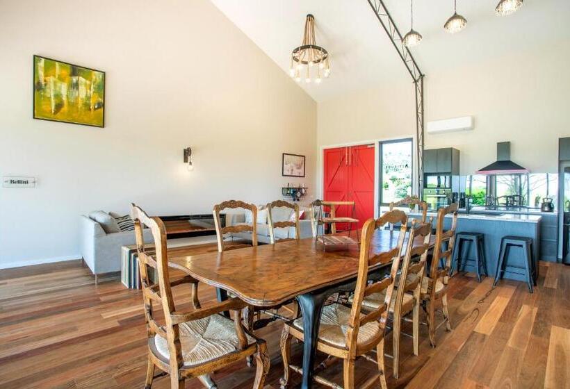 ベッドアンドブレックファースト Altitude221