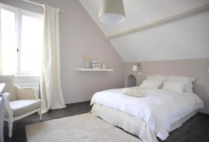 Aamiaismajoitus (B&B) Chambres D'hôtes Des Demoiselles
