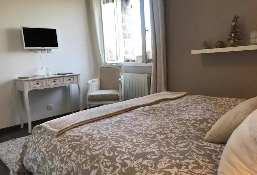 Aamiaismajoitus (B&B) Chambres D'hôtes Des Demoiselles