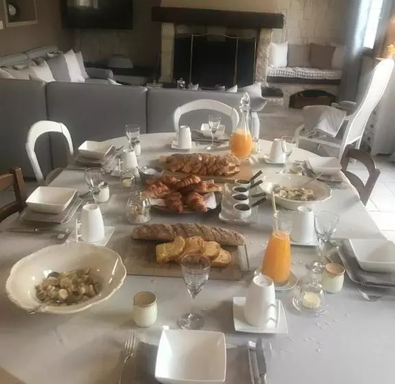 Aamiaismajoitus (B&B) Chambres D'hôtes Des Demoiselles