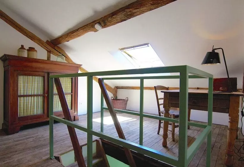 Charming Cottage In Ladignaclelong With Garden
