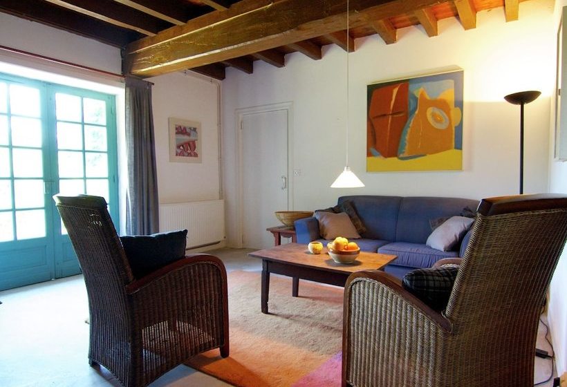 Charming Cottage In Ladignaclelong With Garden