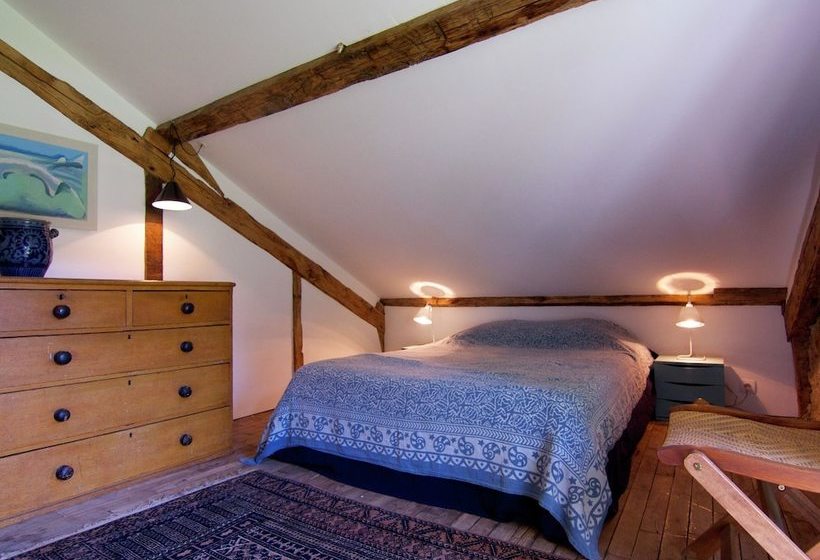 Charming Cottage In Ladignaclelong With Garden