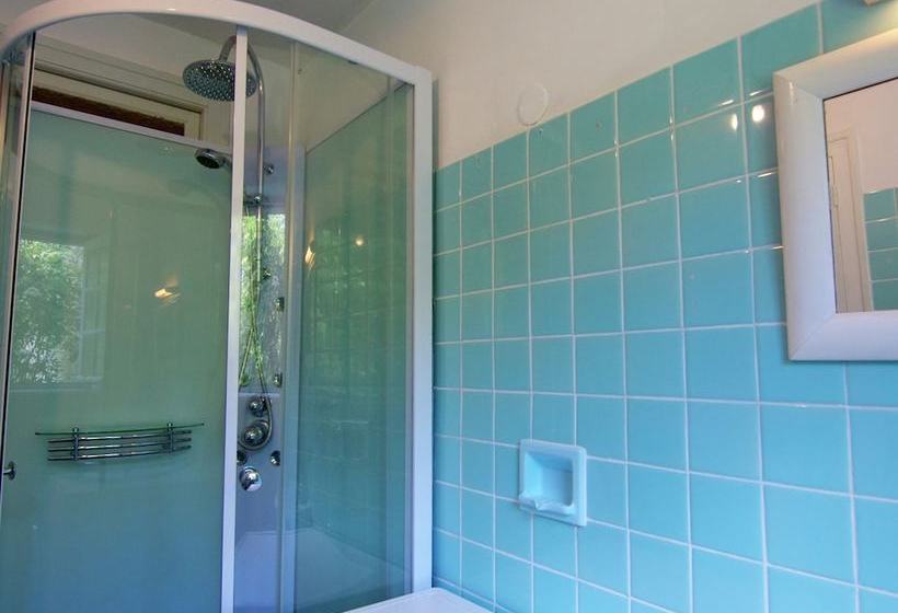 Charming Cottage In Ladignaclelong With Garden