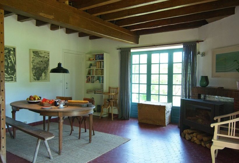 Charming Cottage In Ladignaclelong With Garden