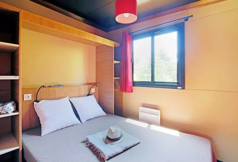 ホテル Huttopia Baie Du Mont Saint Michel