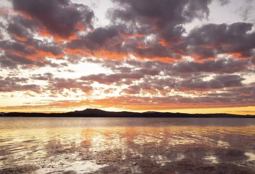 Hotelli Reflections Lake Keepit   Holiday Park