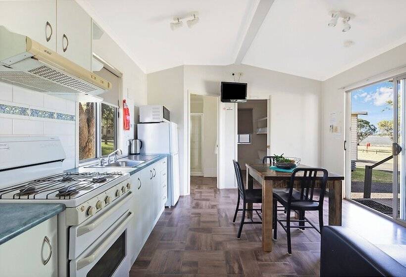 ホテル Reflections Lake Keepit Holiday Park