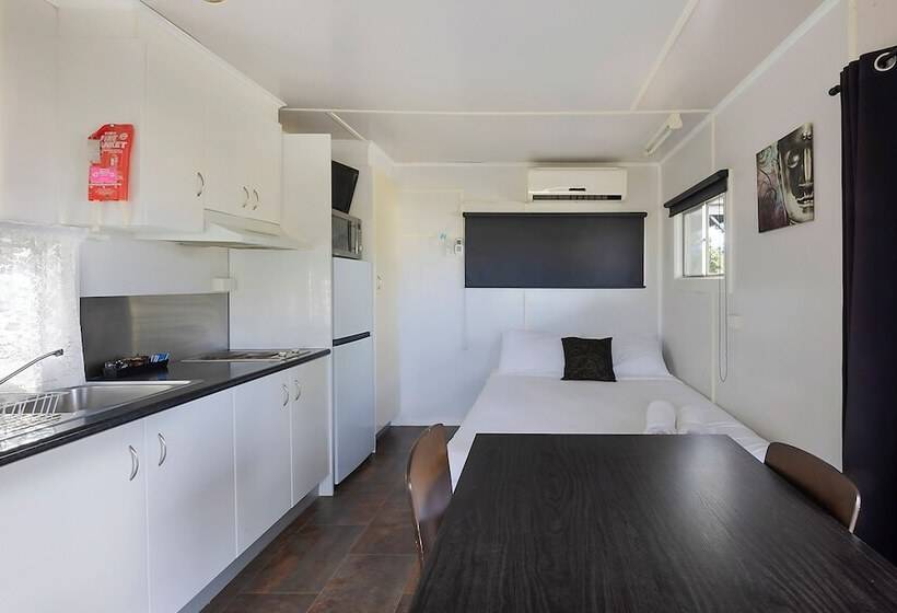 ホテル Reflections Lake Keepit Holiday Park