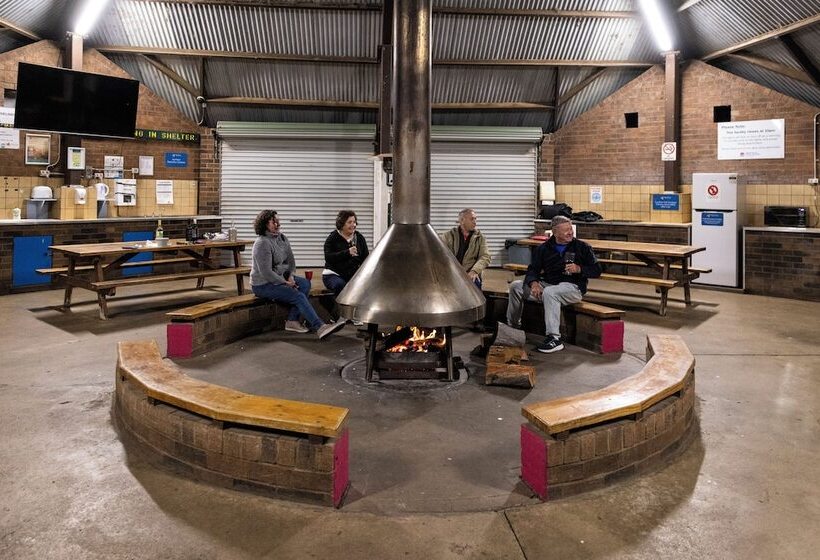 ホテル Reflections Lake Keepit Holiday Park