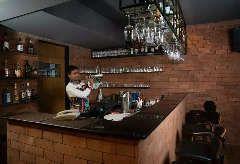 Hotelli U Rivergate Karjat