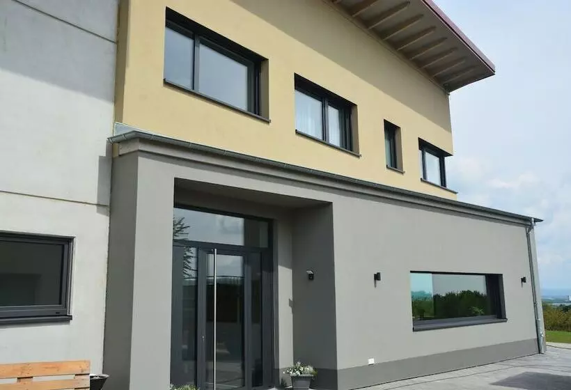 Hotelli Weingut Bugner Meizelhof